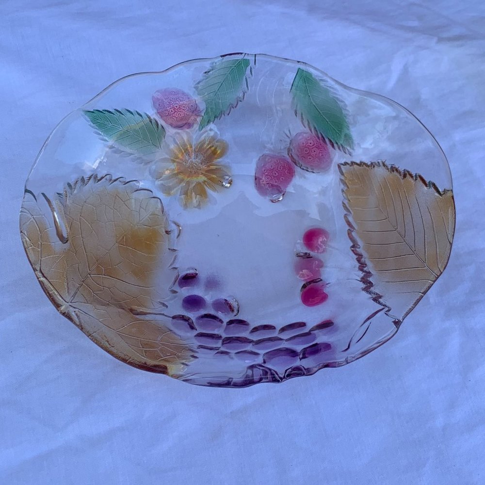 VINTAGE EMBOSSED ART GLASS FRUIT BOWL